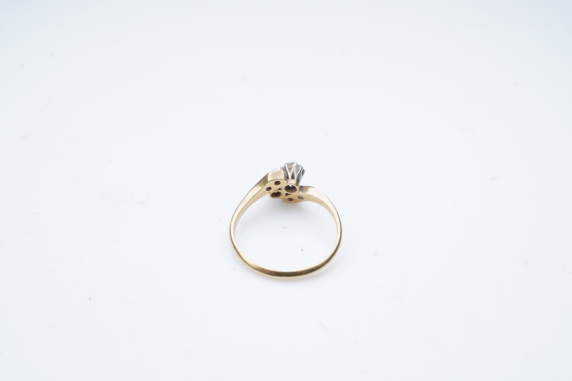 A diamond toi-et-moi ring, early 20th century